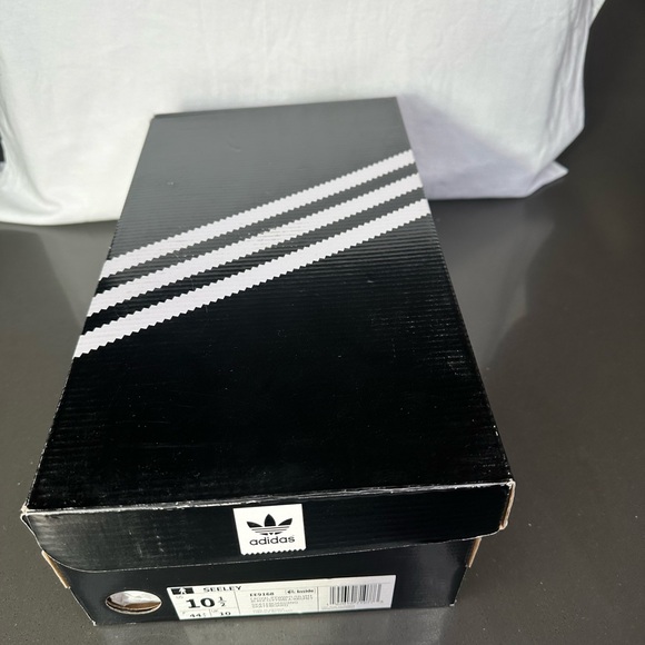 Size 10.5 - adidas Seeley Royal Blue - Picture 13 of 13